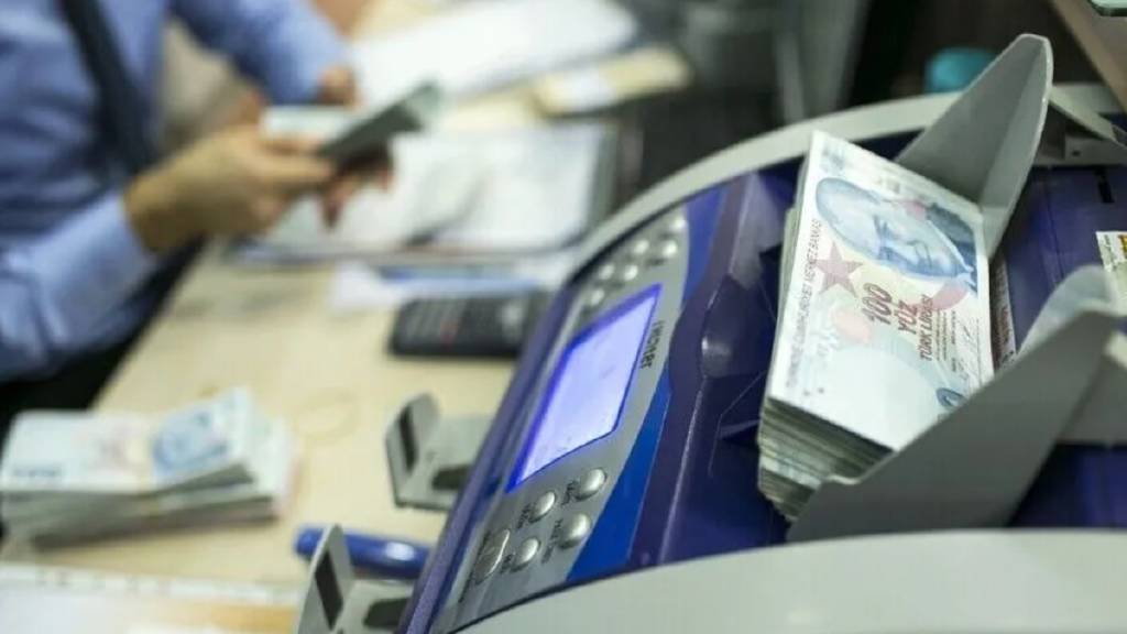 Bütçe eylülde 532 milyar 242 milyon lira açık verdi