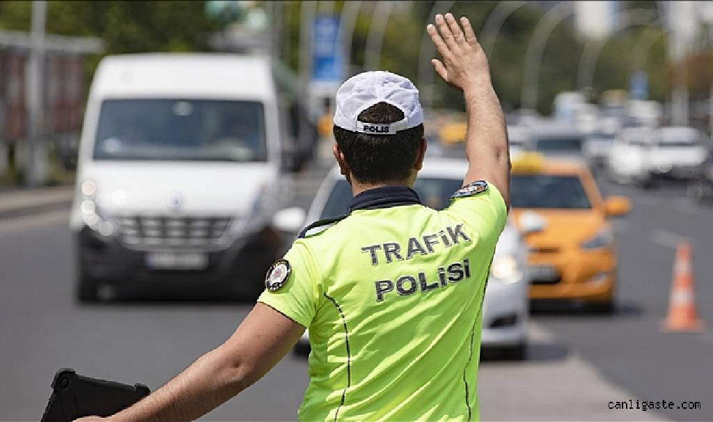 Emniyet ve jandarma ekiplerinden dev trafik denetimi: 515 bin araca işlem yapıldı!