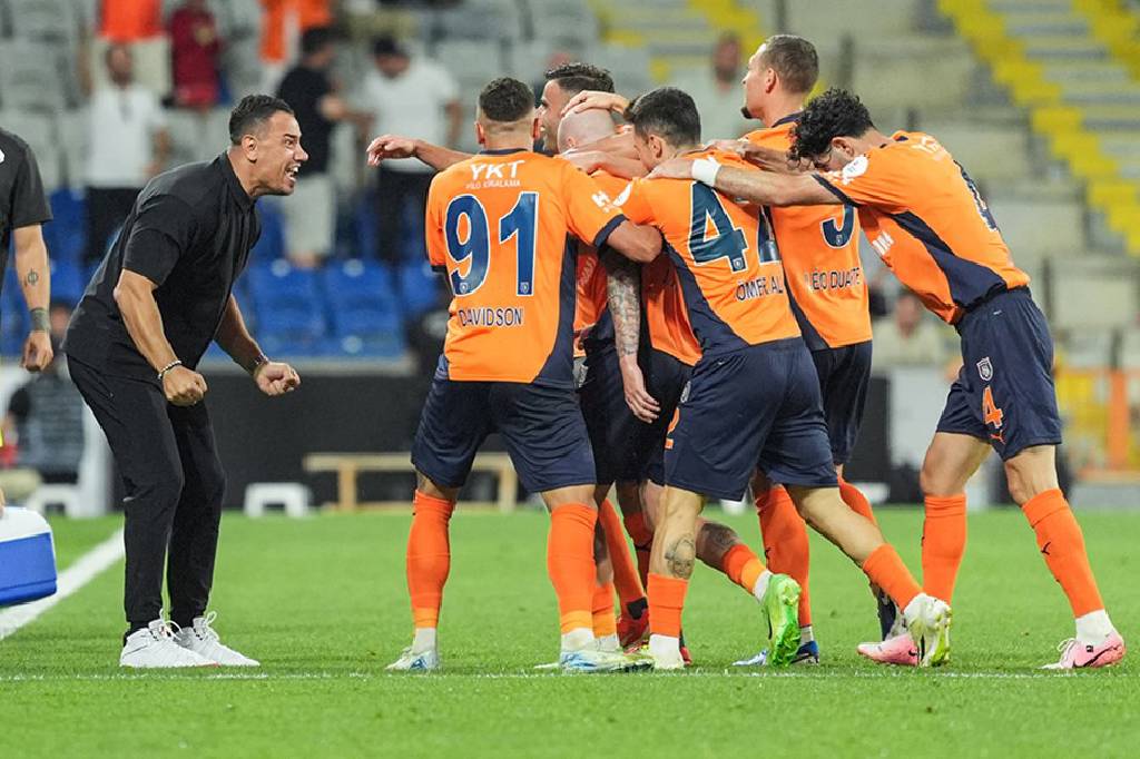 Başakşehir - Rapid Wien maçı bu akşam!