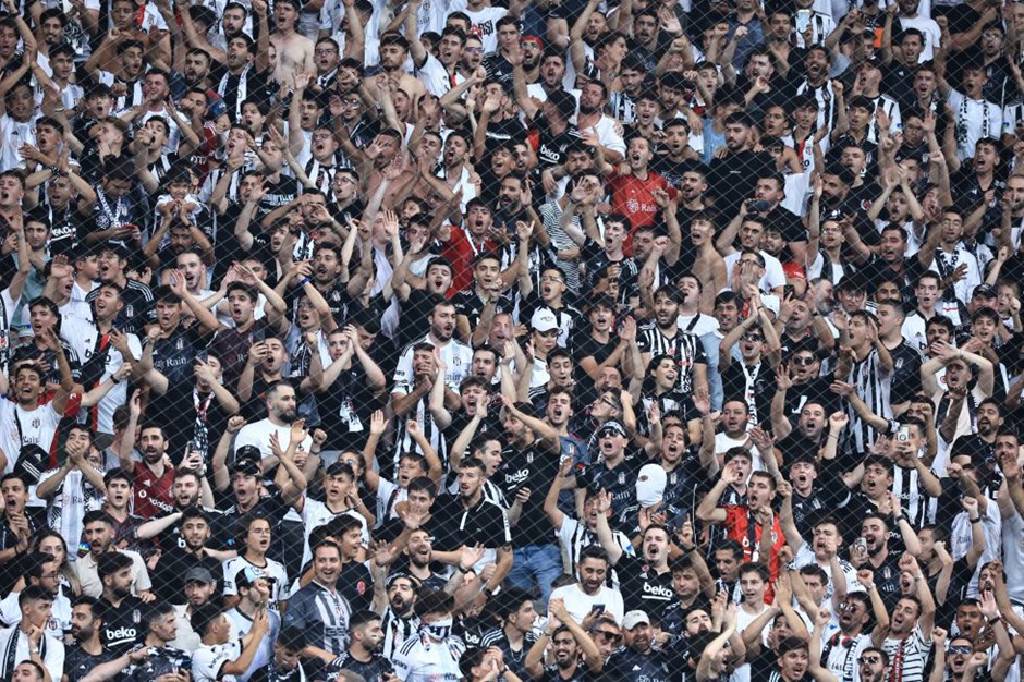 Beşiktaş taraftarı için Lyon deplasmanına yasak!