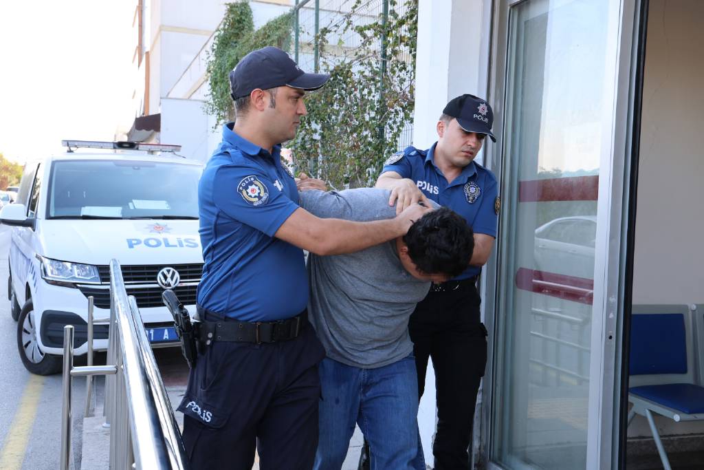 Adana'da çocuğa cinsel içerikli görüntü izlettiği öne sürülüyordu! ‘Telefonu cebime koyarken açıldı’ 