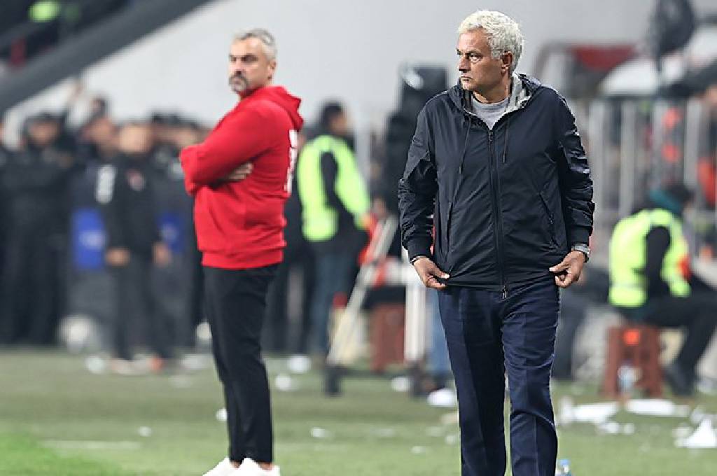 Mourinho'dan İsmail Kartal'ı aratan performans