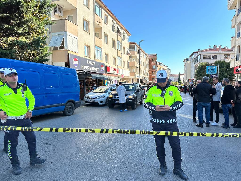 Üsküdar'da polise çekiçli saldırı! Emekli subay ve avukat oğlu dahil 3 yaralı var…