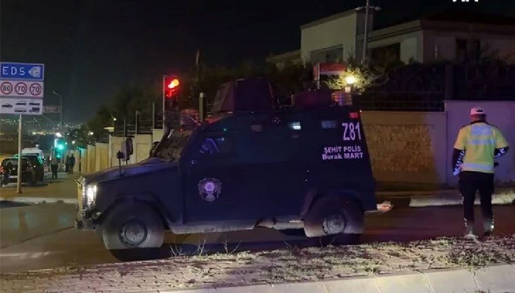 İstanbul'da polise silahlı saldırı: 1 polis yaralandı, zanlı etkisiz hale getirildi