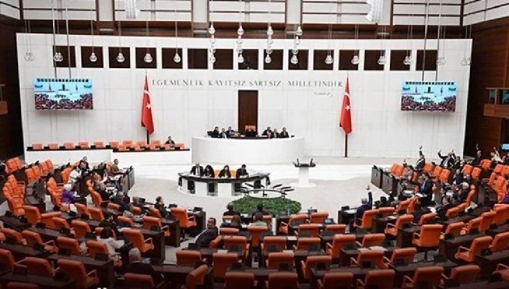 Meclis'te yoğun gündem: 9. yargı paketi ve 2025 bütçesi görüşmeleri başlıyor...