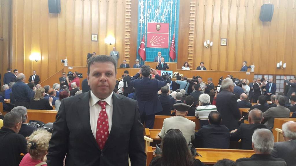 Kaçakçılıkla suçlanan ve CHP'den istifa eden Milletvekili Ediz Ün, şoförünü suçladı