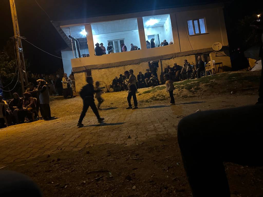 Adana'da vahşet! Annesini bıçakladı, ölmeyince bastonla boğarak katletti…