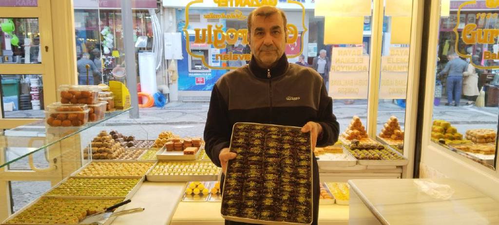 Dubai çikolatasını merak edenleri yeni bir lezzet bekliyor… Türk usta yaptı: Dubai baklavası