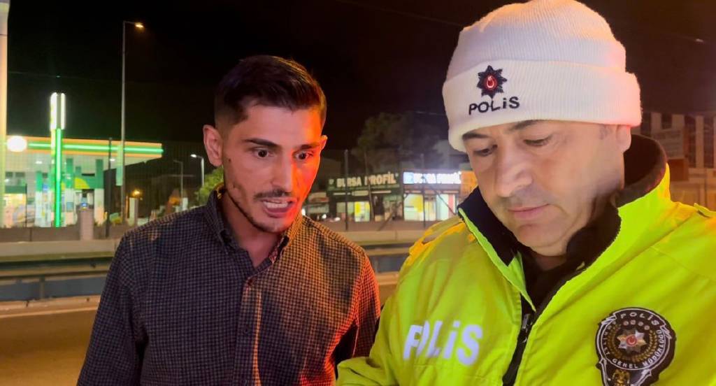 Bursa'da alkollü arkadaşını kurtarmaya gitti, o da ehliyetsiz ve alkollü çıktı
