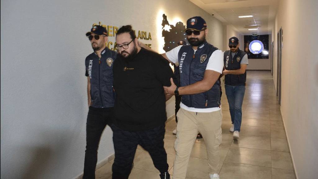 Müstehcenlik suçundan tutuklanmıştı! Jahrein tahliye edildi...