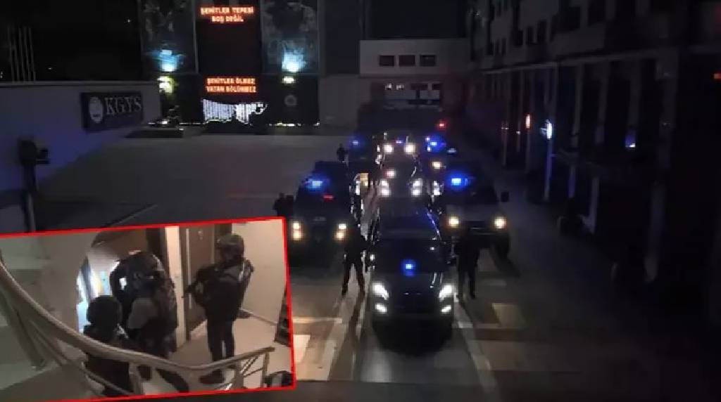 İstanbul merkezli 3 ilde FETÖ operasyonu: 15 gözaltı