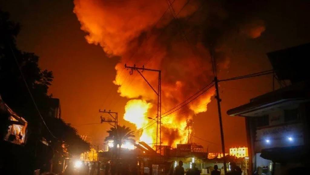 Gazze'de bombardıman sürüyor! Vurulan yerleşim bölgesinde 35 kişi öldü!
