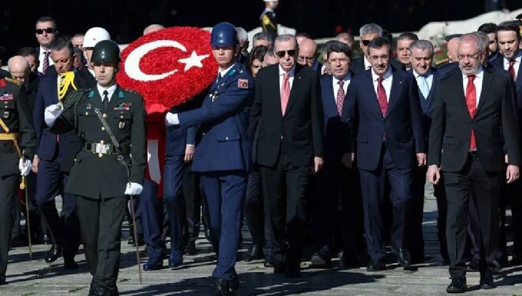 Devlet erkanı Cumhuriyet’in 101. yılında Anıtkabir’de Ata’nın huzurunda...