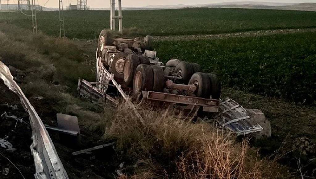 Kayseri'deki feci kaza! Öğretmenleri taşıyan araç kaza yaptı: 1 ölü, 5 yaralı