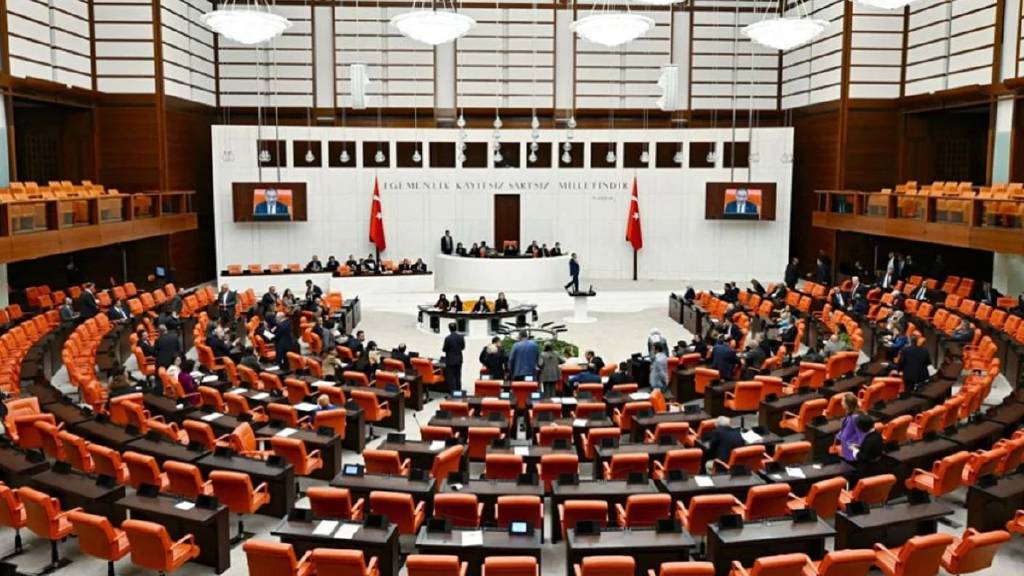 Lübnan tezkeresi TBMM'de kabul edildi! Türk askerinin görev süresi 1 yıl daha uzatıldı
