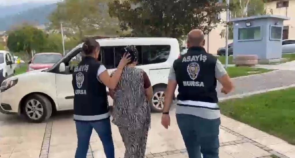 Bursa'da gelinini öldüren kayınvalide, kuyumcuda yakalandı