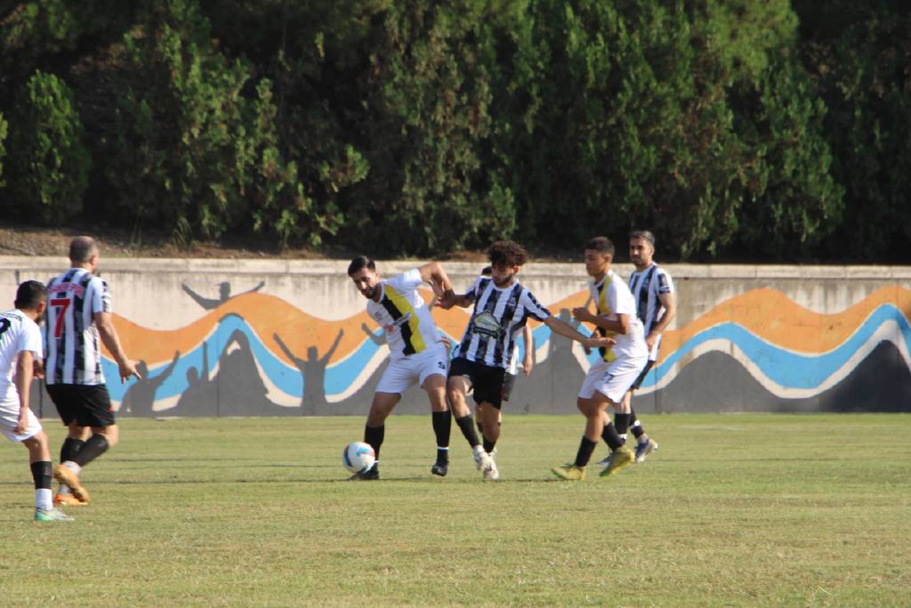 Lisansları çalınan futbolcular, sahaya çıkmayı başarsalar da maçı kazanamadı