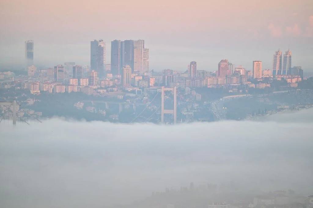 İstanbul'da deniz ulaşımına sis engeli: Vapur seferleri iptal edildi!