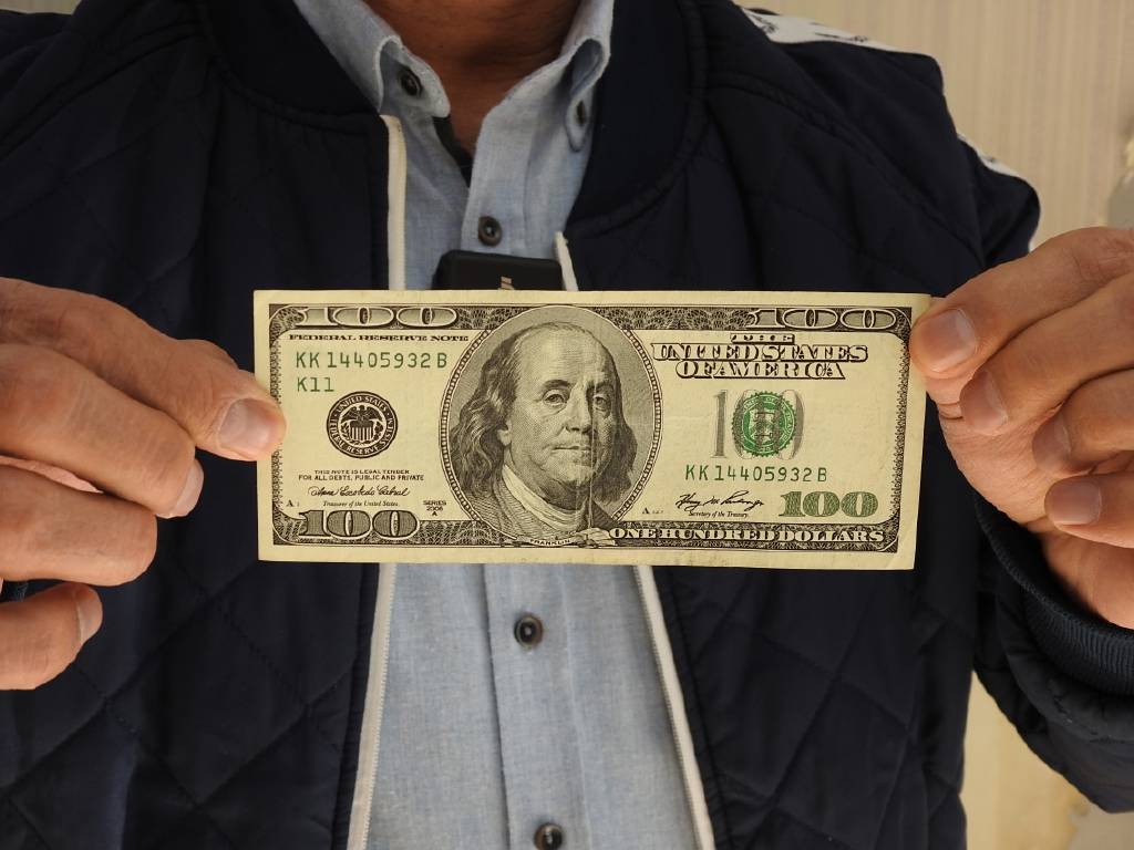 Dövizcilerden sahte dolar açıklaması! İşte sahte dolar ile gerçek dolar arasındaki farklar…