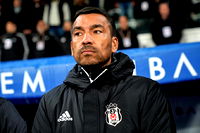 Giovanni van Bronckhorst'tan Başakşehir maçı yorumu ve transfer sözleri