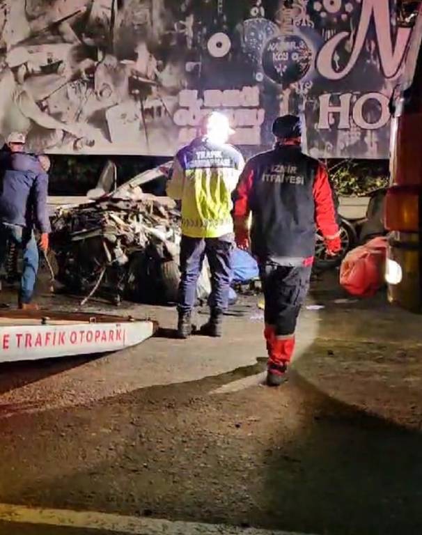 İzmir'de freni boşalan kamyon 7 aracı biçti! Çok sayıda ölü ve yaralı var…