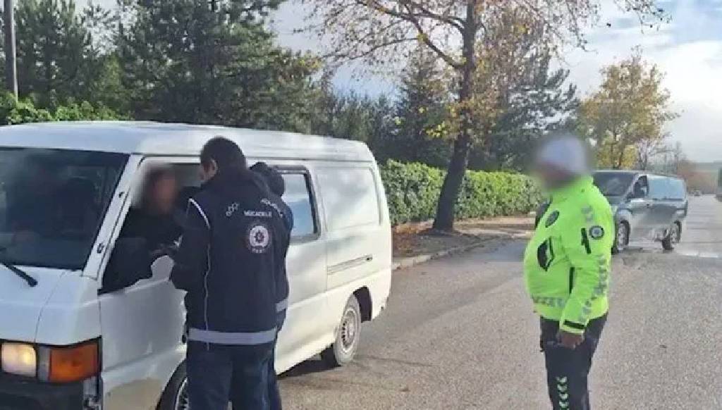 Yurt genelinde Kalkan-31 Operasyonu! 43 göçmen kaçakçısı yakalandı...