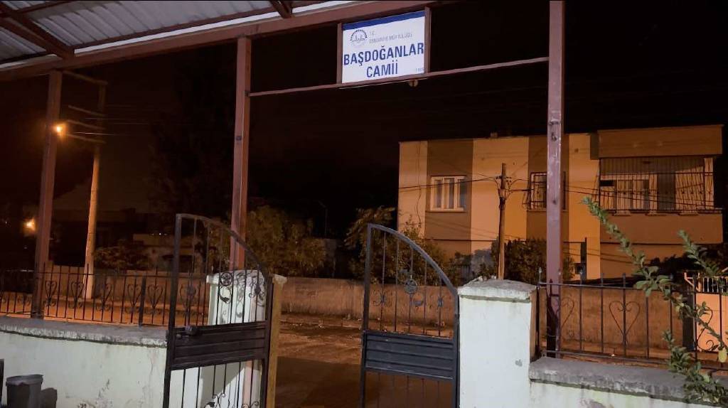 Osmaniye'de cami imamı ve müezzin darbedildi