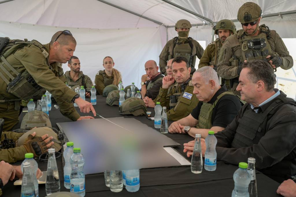 Netanyahu, Gazze'yi ikiye bölen Netzarim Koridoru'na gitti