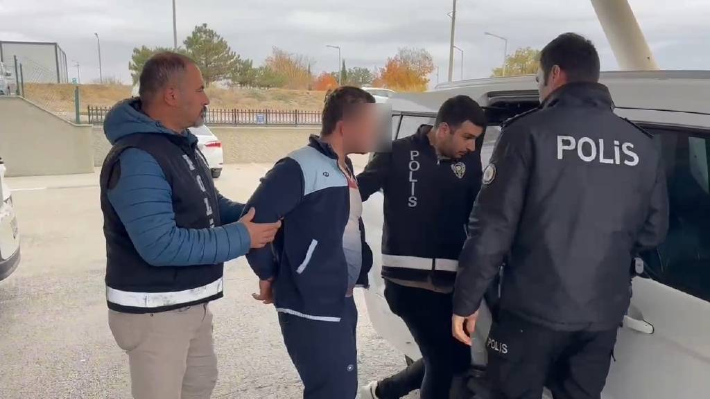 Tekirdağ’da cinnet getirip annesini öldüren, akrabalarını da bıçaklayan liseli tutuklandı