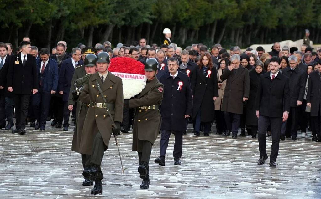 Milli Eğitim Bakanı Yusuf Tekin, 81 ilden gelen öğretmenlerle Anıtkabir'i ziyaret etti