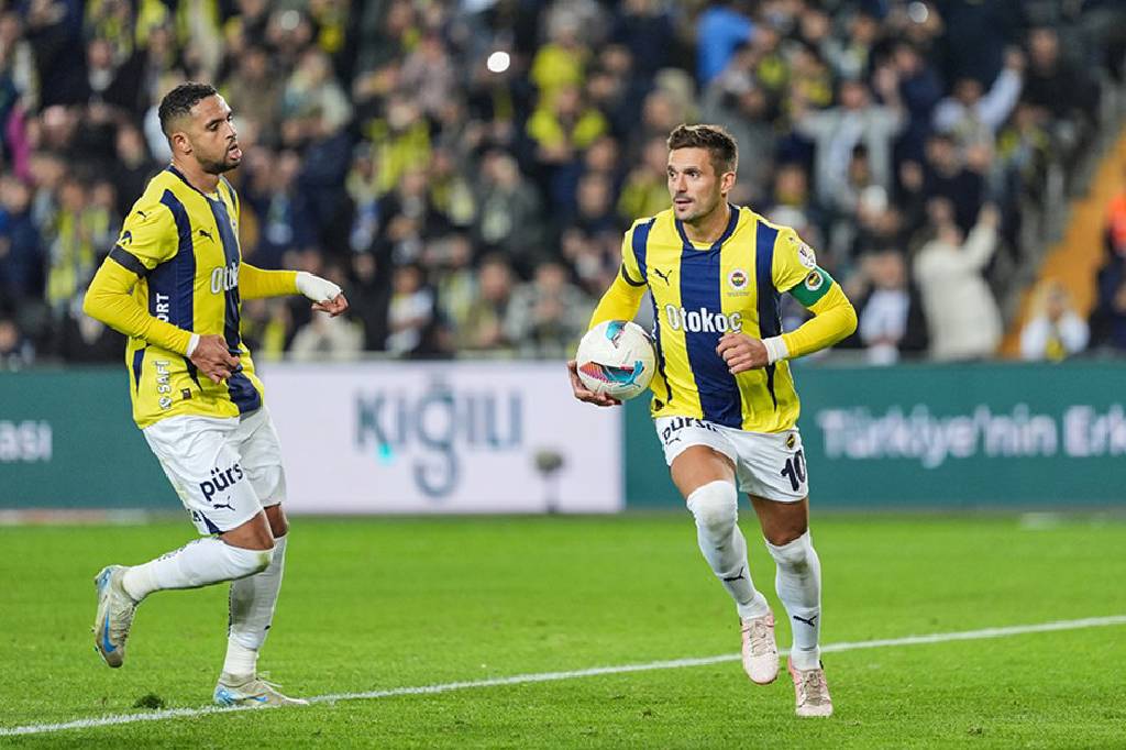 Fenerbahçe'den 4 gollü rahat galibiyet