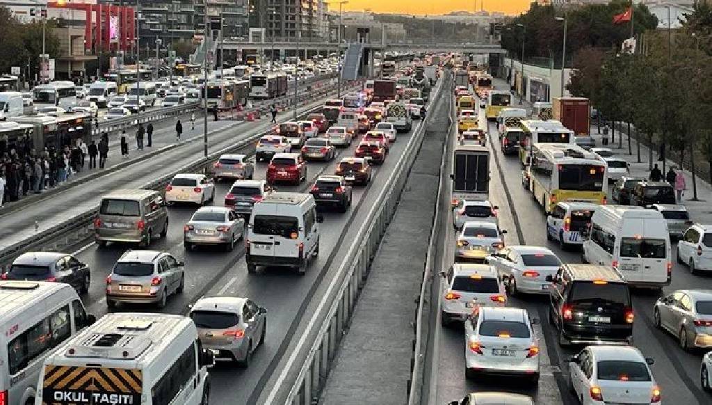 İstanbul trafiğinde 'ara tatil' yoğunluğu