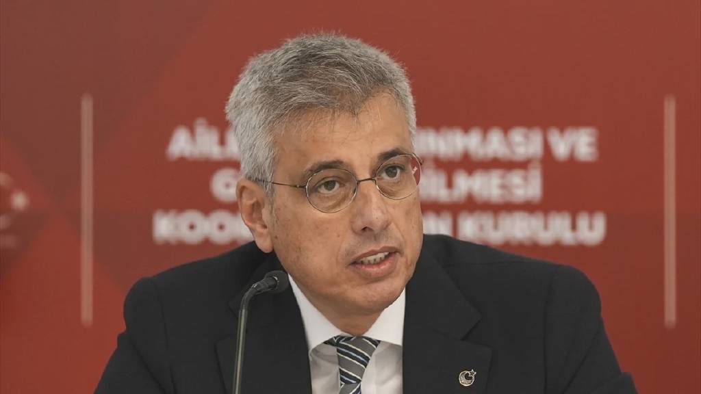 Sağlık Bakanı Memişoğlu: Doğurganlık oranının düşmesi aile yapısını tehdit ediyor