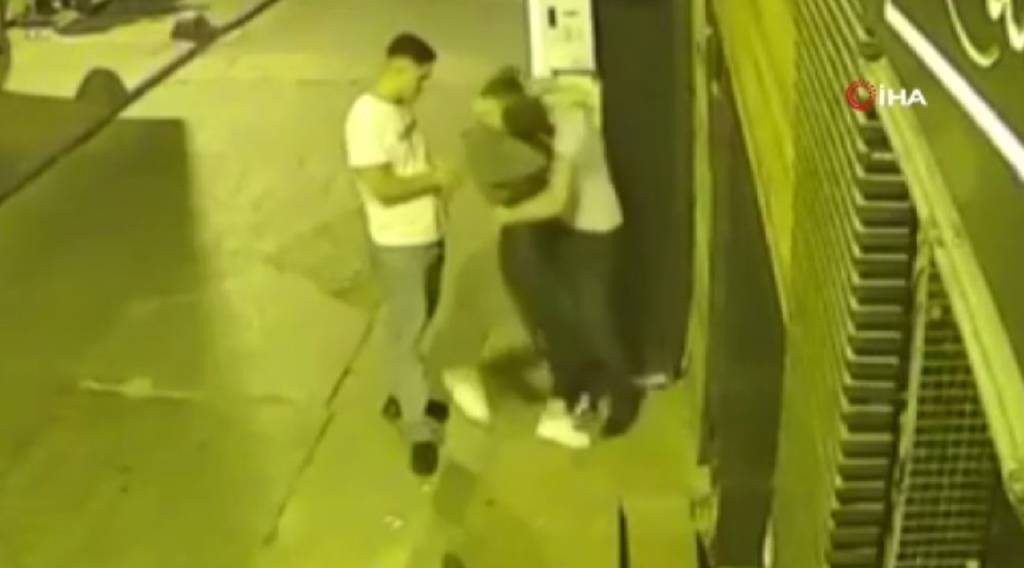 Biri üzerine çıktı, diğeri etrafı kolaçan etti… Beyoğlu sapıkları için istenen ceza belli oldu!