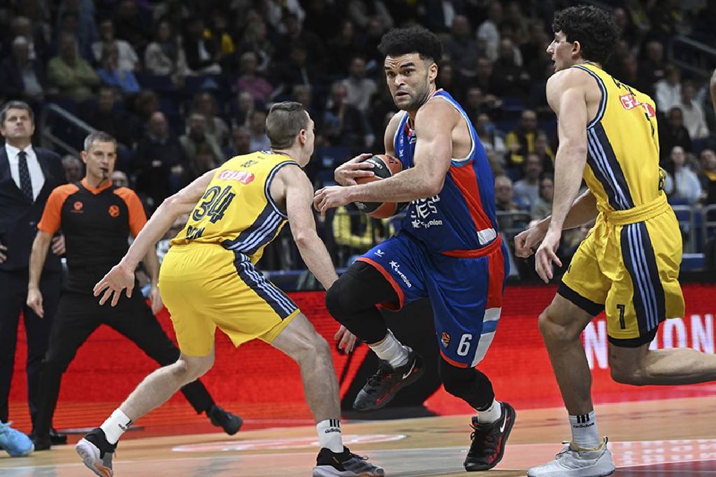 Anadolu Efes, Almanya'da galip