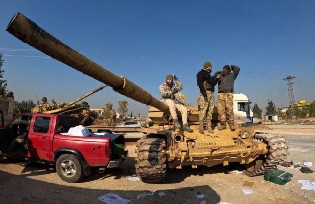 Suriye'de muhalifler, Halep'in büyük bölümünde kontrol sağladı! Bazı noktalar, terör örgütü PKK/YPG'ye bırakılıyor…