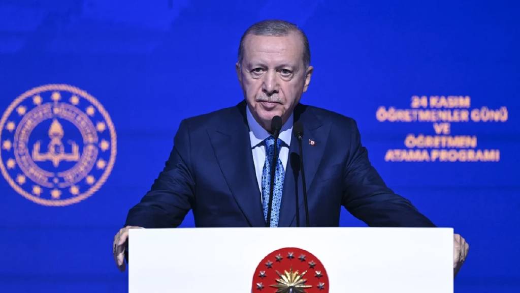 Cumhurbaşkanı Erdoğan'dan Öğretmenler Günü mesajı