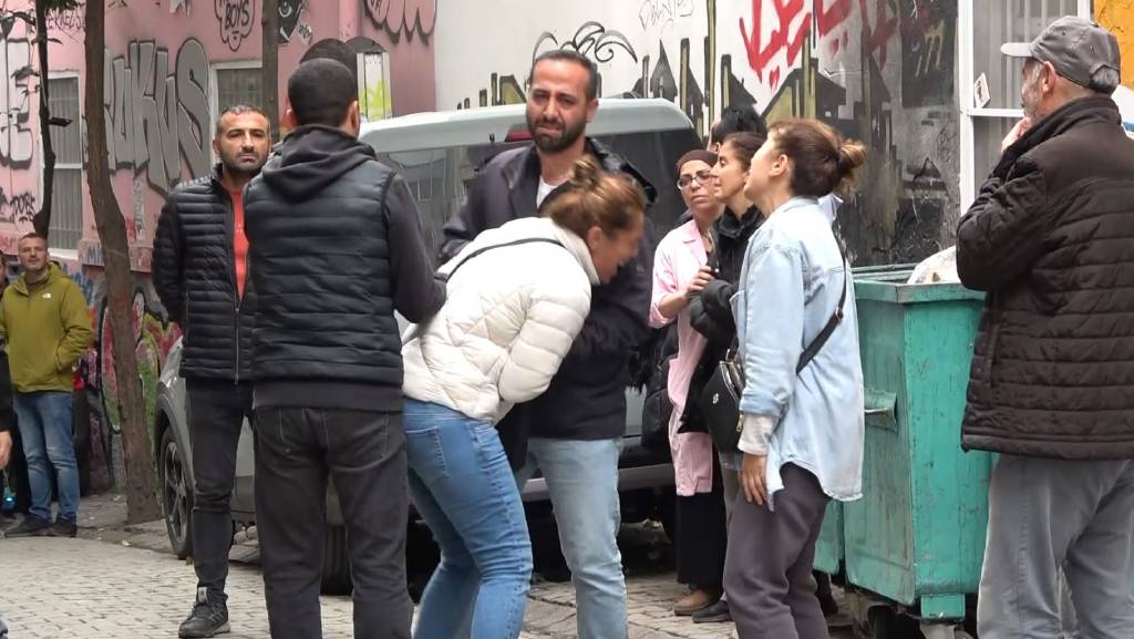 İstanbul'da feci ölüm! Tamir etmeye çalıştığı asansör üzerine düştü...