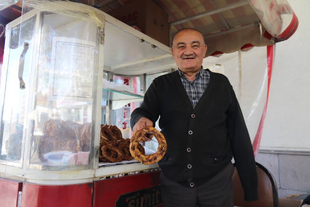 Eskişehir'de bir simitçinin hikayesi… Sol kolunu kaybetti, umudunu hiç yitirmedi…