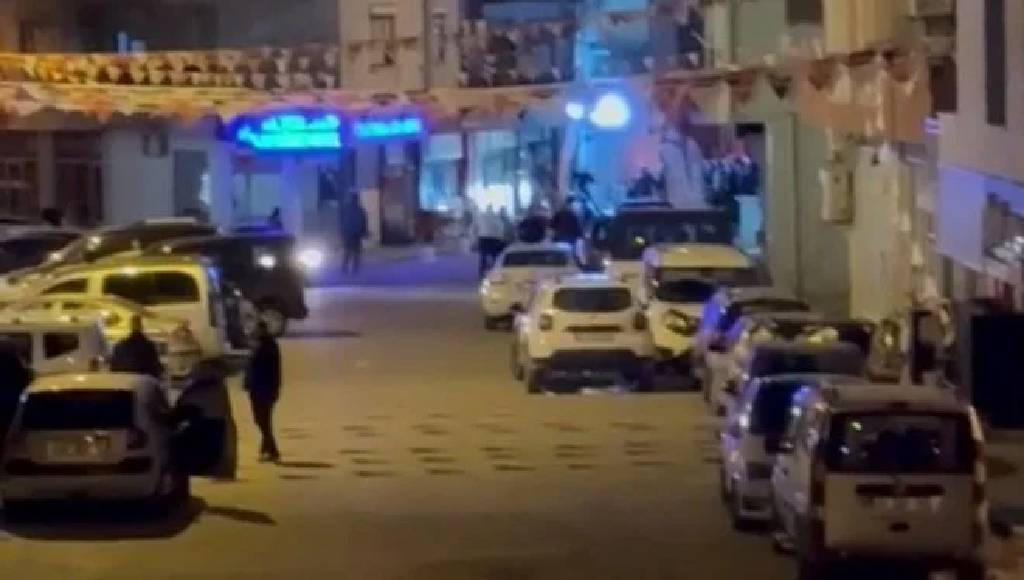 İzmir'de polislere silahlı saldırı: 2'si ağır, 3 polis yaralandı