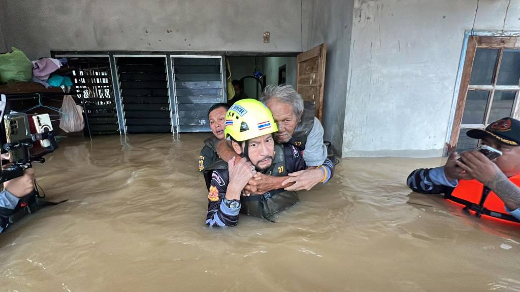 Tayland'ın güneyini sel vurdu: 2 ölü