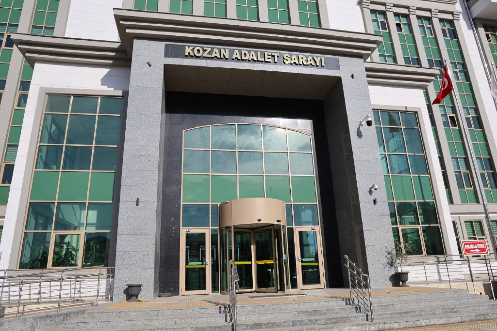Adana'da polisin durdurduğu otomobilde uyuşturucu çıktı! 4 şüpheli tutuklandı...