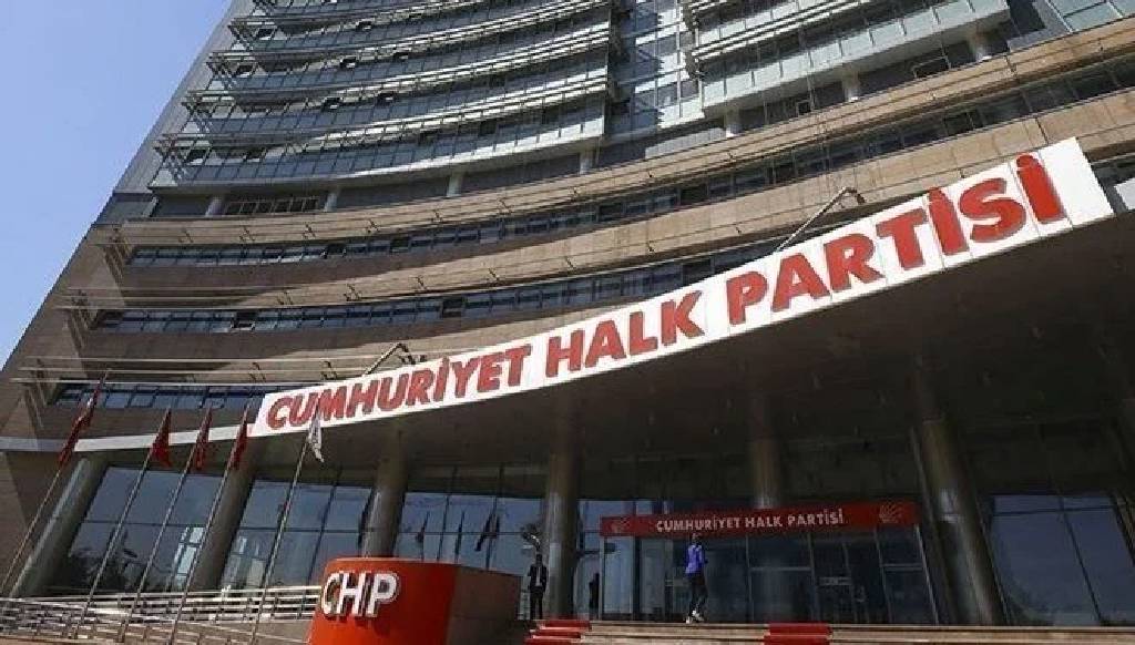 CHP'de üç isme ihraç talebi!
