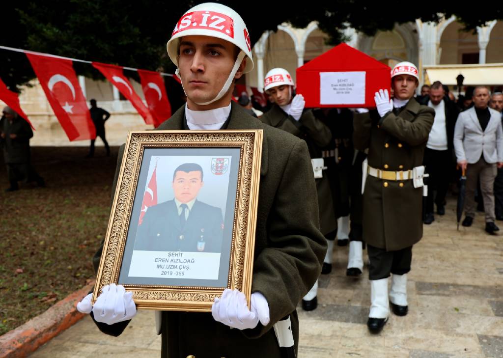 Şehit eşinden yürek yakan ağıt! ‘Canım eşim, doyamadım’