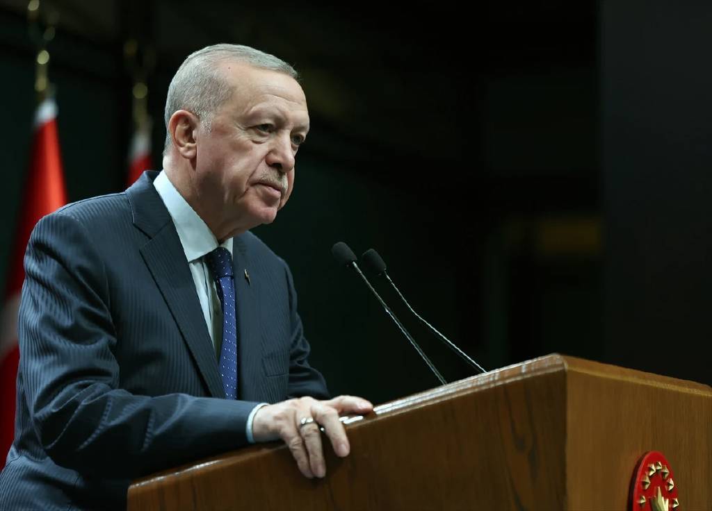 Cumhurbaşkanı Recep Tayyip Erdoğan, Cumhurbaşkanlığı Külliyesi'nde düzenlenen ve yaklaşık 4 saat süren Kabine Toplantısı'nın ardından açıklamalarda bulundu