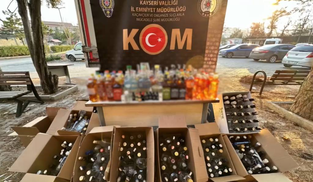 Kayseri'de yılbaşı öncesi sahte alkol operasyonu! 292 şişe sahte alkol ele geçirildi...