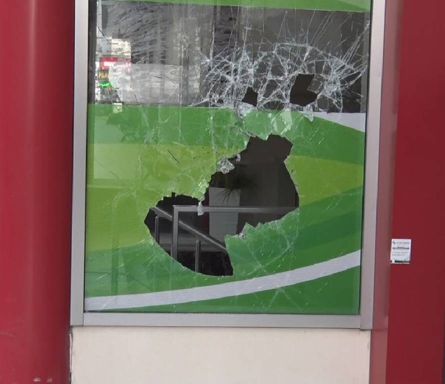 İstanbul'da Yenidoğan Çetesi kapsamında kapatılan hastaneye saldırı!