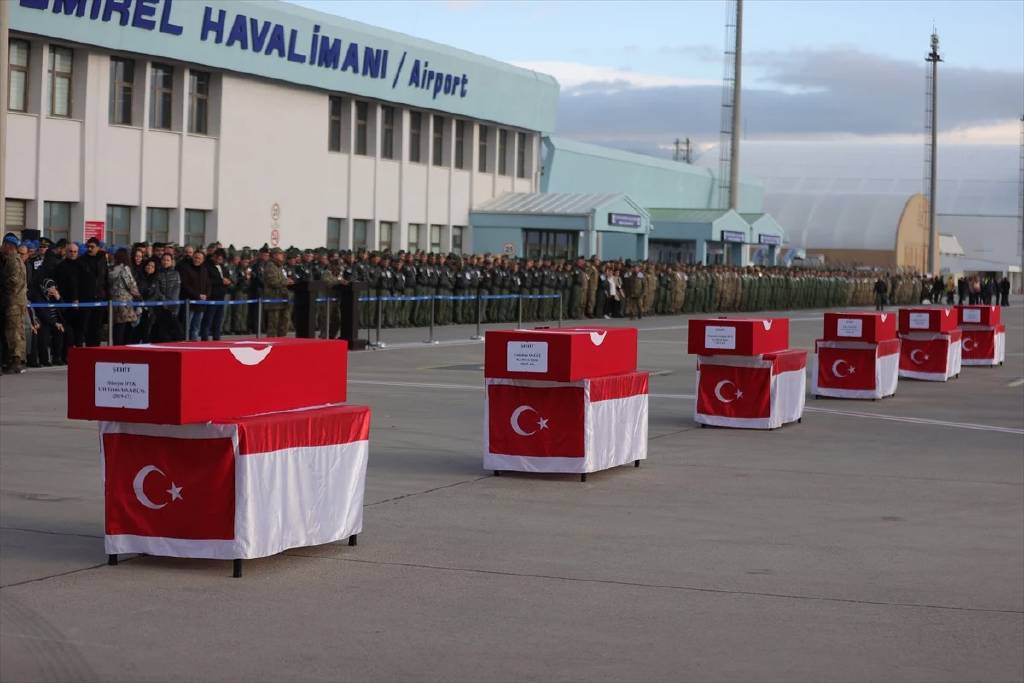 Isparta şehitleri memleketlerine uğurlandı...