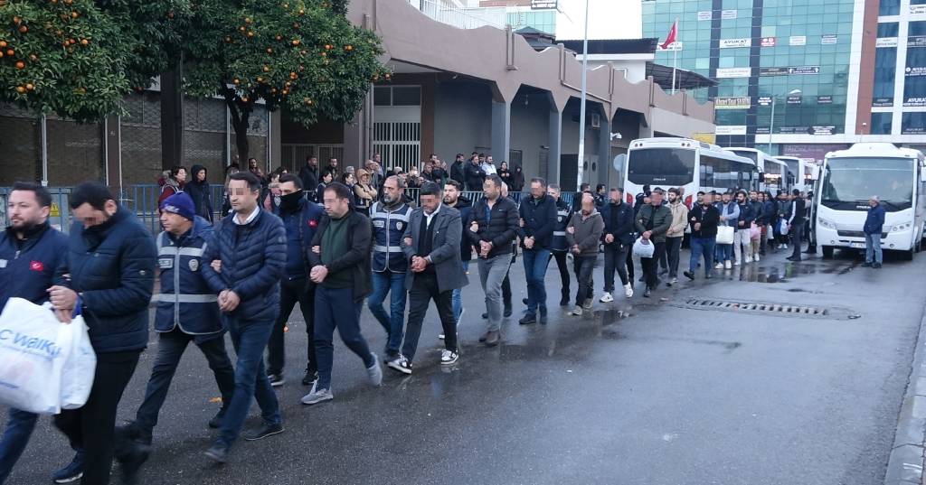 Mersin'deki rüşvet operasyonunda 114 şüpheli adliyede