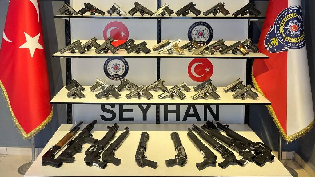Adana'da ruhsatsız silah operasyonu! 46 kişi tutuklandı...